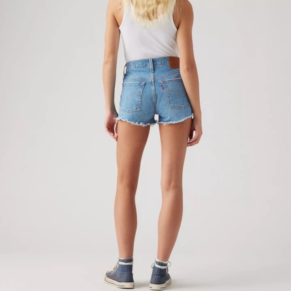 Levi’s 501 Buttonfly Frayed Denim Shorts Leather Patch Distressed - Picture 2 of 8